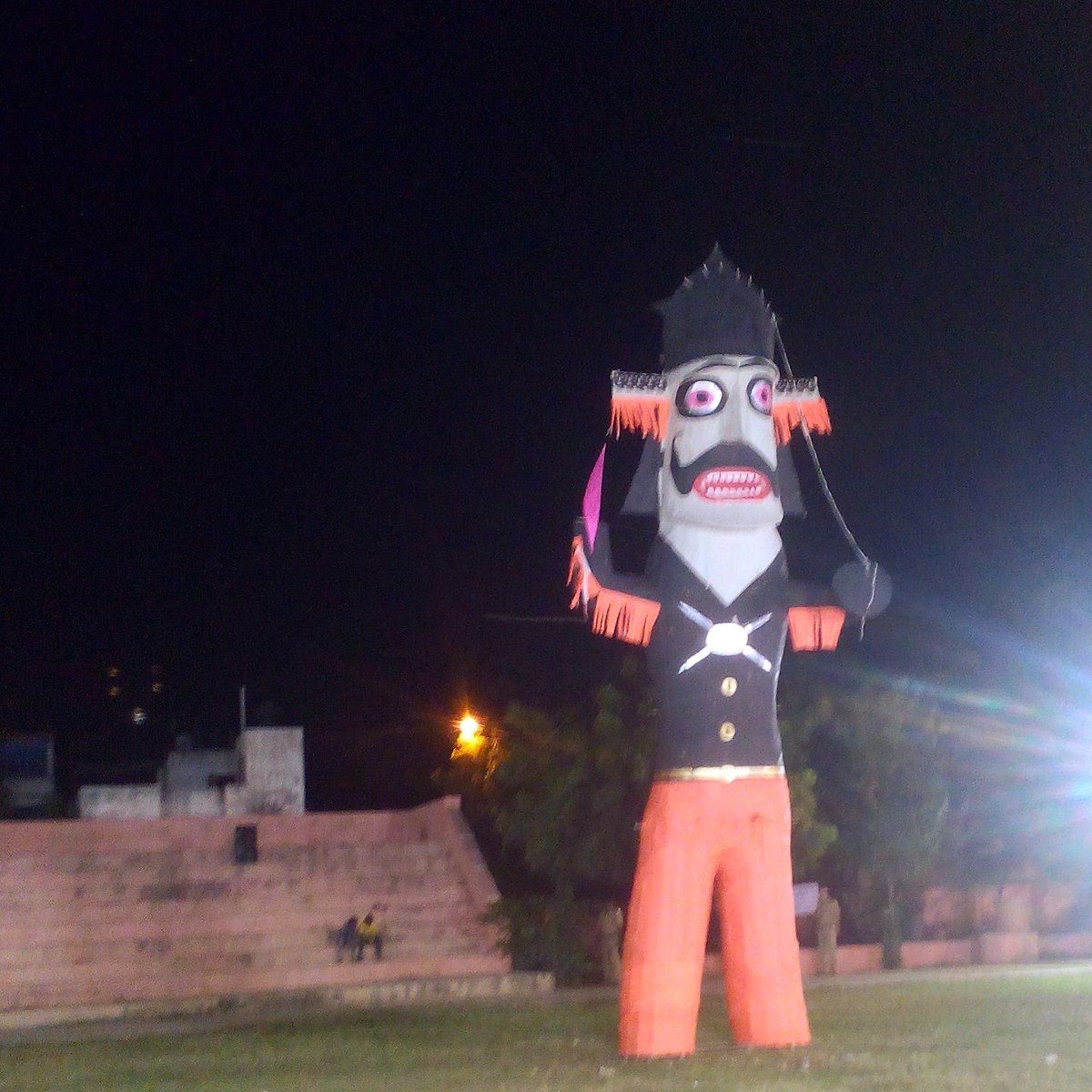 khatri_oz's tweet photo. Celebrating #Dashra 
#Big_Rawan #Big_Fun https://t.co/QN5ix5UgGS