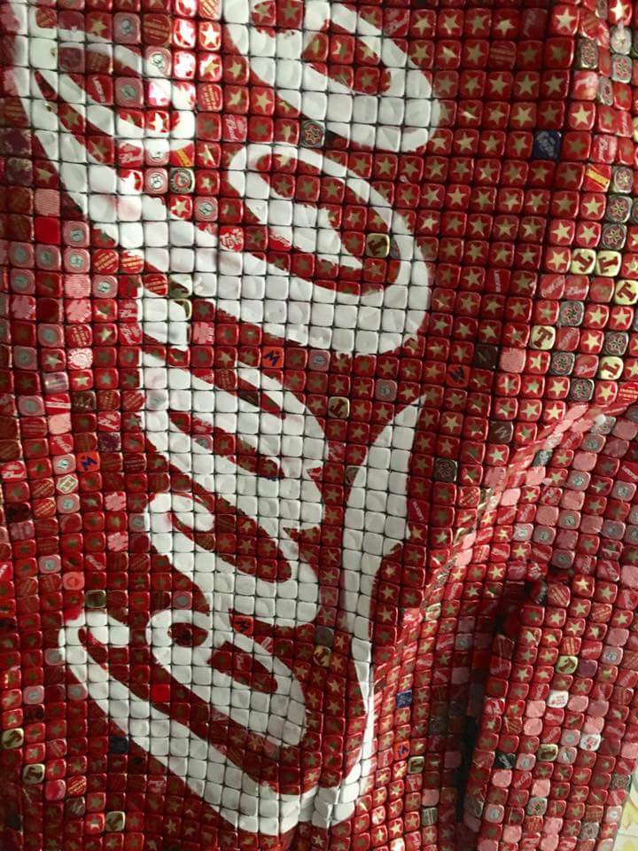 TAPPO_ST's tweet photo. This is a little part of my @CocaColaIT picture. 2074 metal #caps
#upcycle #art #recycle #artwork  #ArtisticTuesday #artwork 
@lumasecchia https://t.co/bAFVMGatF7