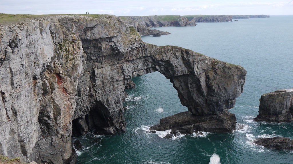 bryncoch's tweet photo. Green Bridge of Wales Sir Benfro via #flickrstudio https://t.co/nwI3jI54CX https://t.co/OKfHQujX0Y