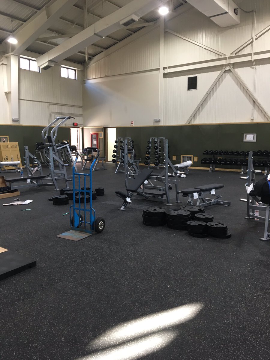USARMYJAKE's tweet photo. Helping out to clean up and start up the gym in rodriguez warrior base. Its called "area 1" https://t.co/DsfNDZbdQY