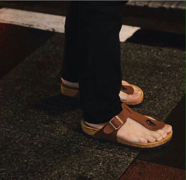 sandal bro!! available size 39-42 idr:180.000