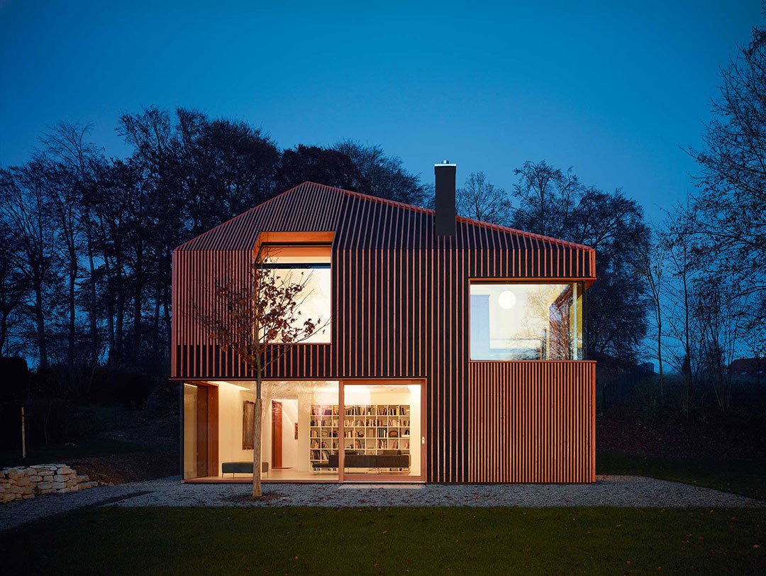 Leuchtet im Dunklen – Ein Haus wie ein 'Icon'. bit.ly/2dQ1SsY #modernarchitecture #moderneseinfamilienhaus