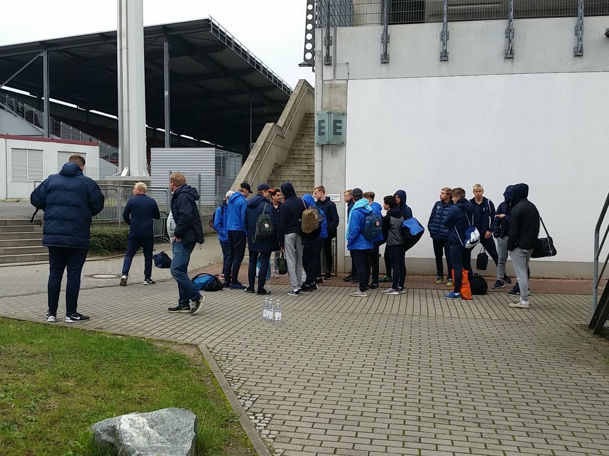 ts_saari's tweet photo. Nyt Mainzissa odottelemassa heidän ammattivalmentajan tulevia treenejä. #FCInterB1 #FCInterTurku #Mainz https://t.co/WtvCeOH1cf