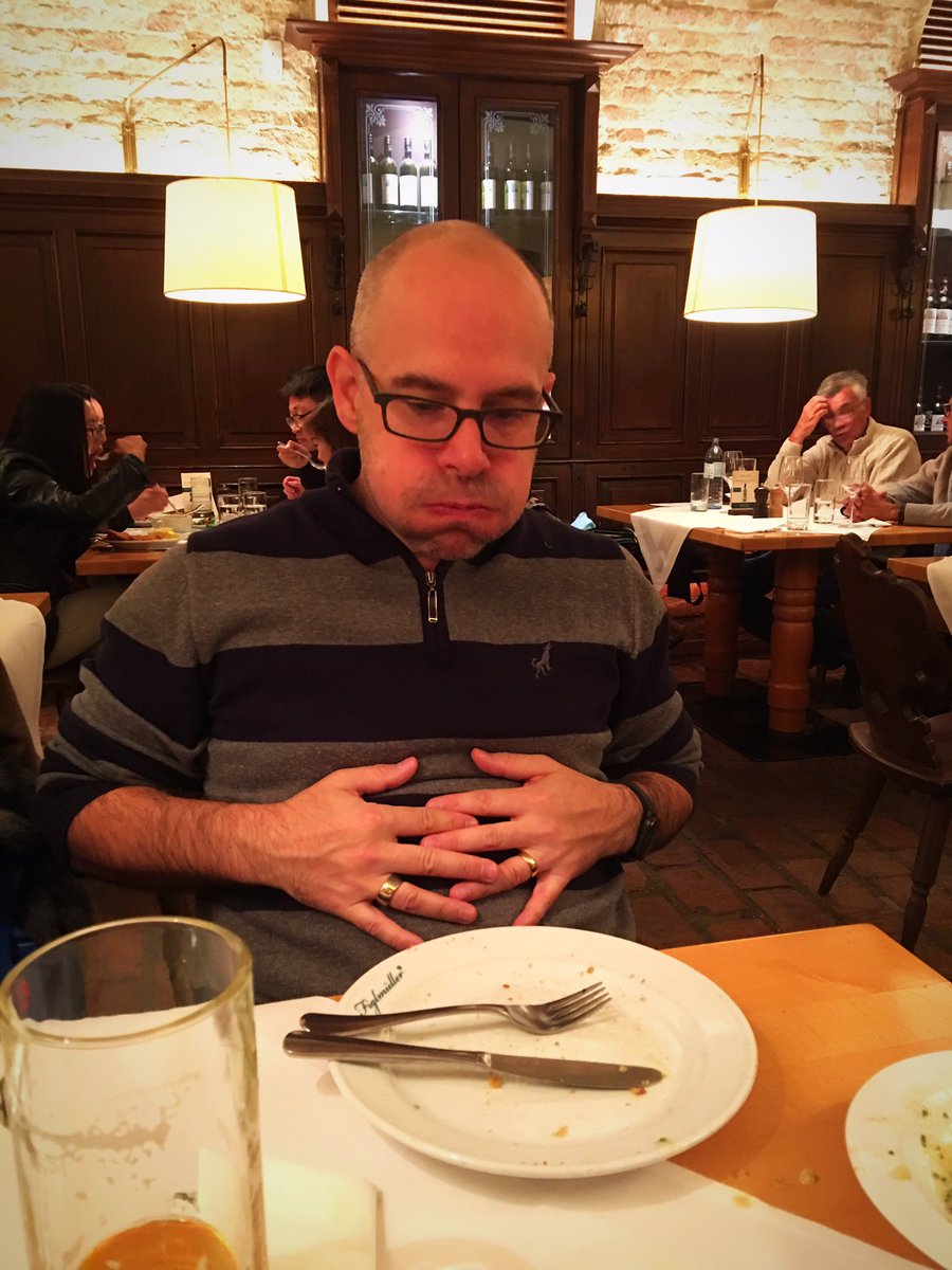 de_baseggio's tweet photo. Enjoying a genuine Figlmüller Schnitzel. #almosttoomuch #ilovevienna https://t.co/0eUwA8nAAq