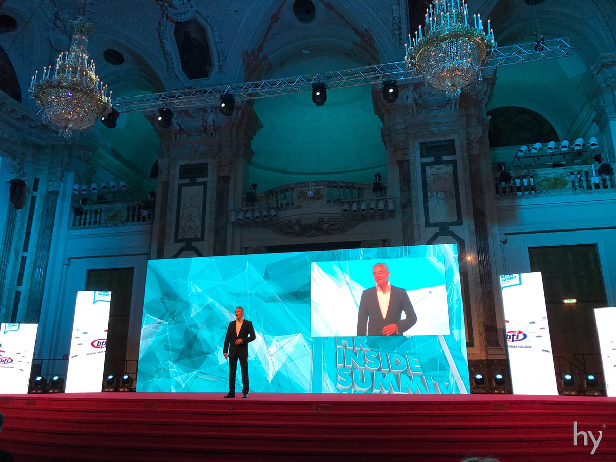 _team_hy_'s tweet photo. Los geht's ... 👯
#hrinsidesummit #hofburg #hyhamburg #christianclerici #vienna https://t.co/s00xq2O7KK