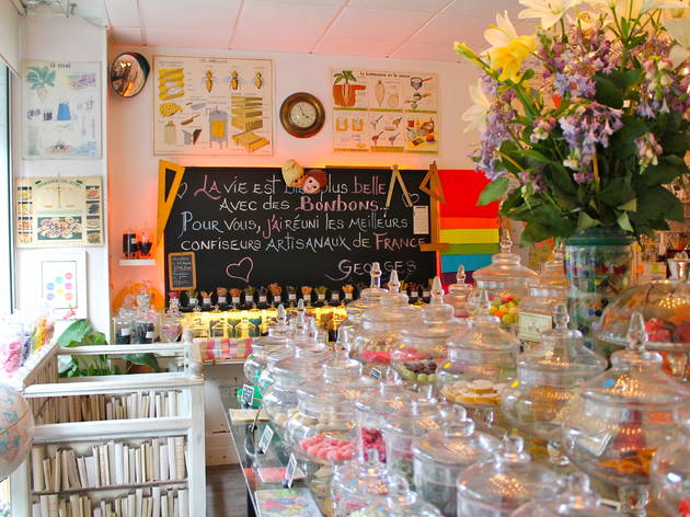 timeoutparis's tweet photo. #shopping Le Bonbon au Palais, le magasin de #bonbons qui a tout bon ! https://t.co/CZQ4cmUnoD https://t.co/03nB0vywmj