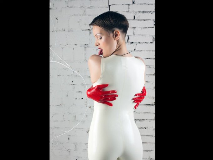 TheLatexQueenX #Latex #gloves and #rubber #catsuit #fetish #TheLatexQueen @Fetishgalaxy https://t.co/Ivmv034k7i<a href="/tag/latex"class="tags">#Latex</a><a href="/tag/gloves"class="tags">#gloves</a><a href="/tag/rubber"class="tags">#rubber</a><a href="/tag/catsuit"class="tags">#catsuit</a><a href="/tag/fetish"class="tags"><span>#fetish</span></a><a href="/tag/thelatexqueen"class="tags"><span>#thelatexqueen</span></a>