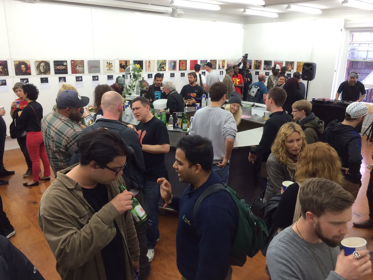 BobaMBaluchova's tweet photo. #CoverStory: #vinyl #exhibition by #BaseFM DJs: 80 records' covers with nice stories behind @ #StudioOneToiTu #Akl as a part of #ArtWeekAkl. https://t.co/Mg0ilUQIk9