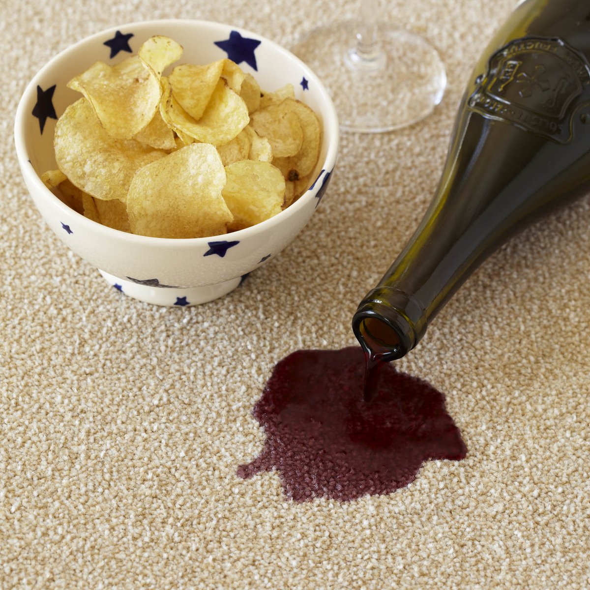 All our easy clean #carpets are designed to cope with everyday household spills &amp; are suitable for all the #home. ow.ly/eYqv304X2pD