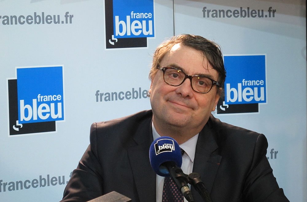 iciparisidf's tweet photo. #VIDEO - La #justice est à l'agonie...ça fait trente ans que tout le monde s'en fout : @FrSicard bâtonnier de Paris https://t.co/VcnEwasjrC https://t.co/fbK7NIM7r3
