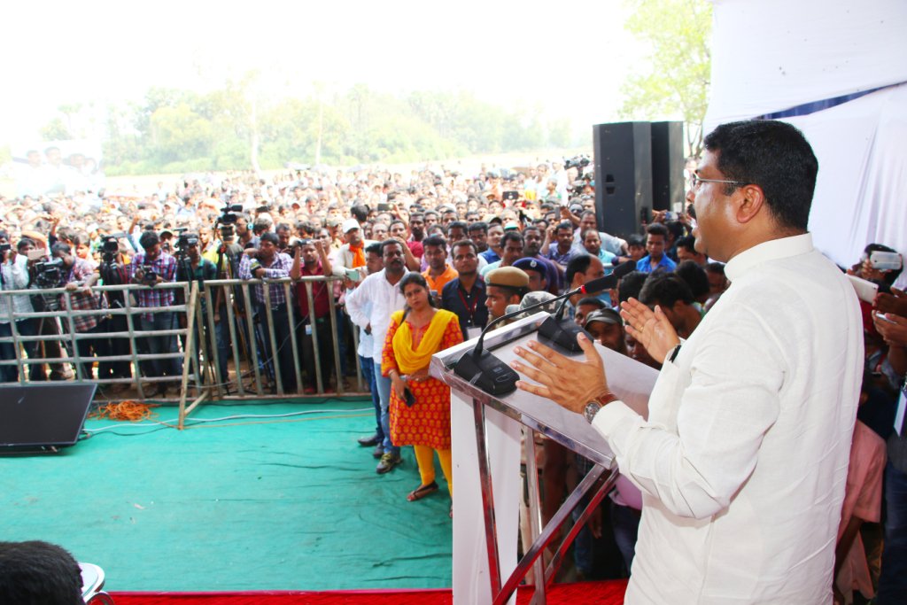 dpradhanbjp's tweet photo. Under NSP 2D seismic study will be done for 48243 Line KM around the country;will help understand oil/gas reserves in these areas https://t.co/TQJMJVxtBG