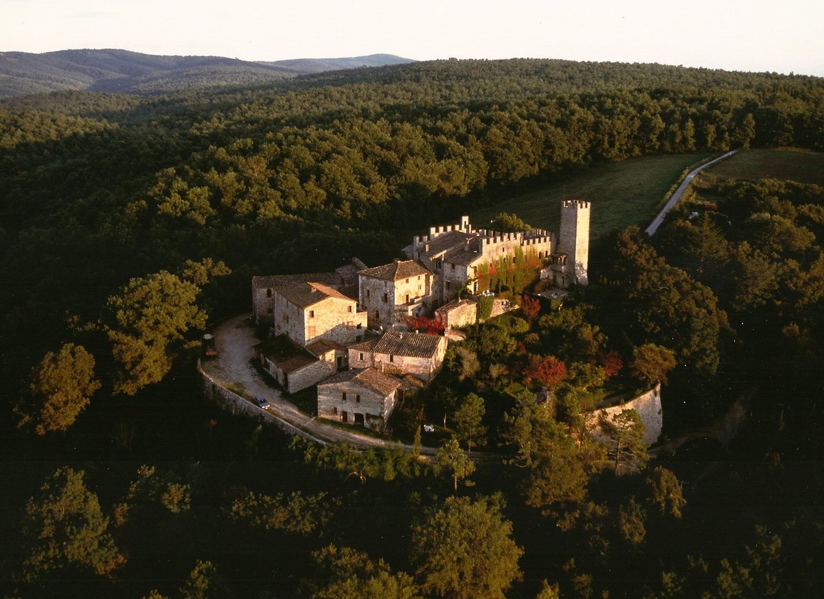 info_berardenga's tweet photo. Domenica 16 ottobre #villeaperte nel #chianti 
Visite gratuite al CASTELLO DI MONTALTO 
per info: https://t.co/E8snbxDu3e
@CastleMontalto https://t.co/SCHgRhCjjG