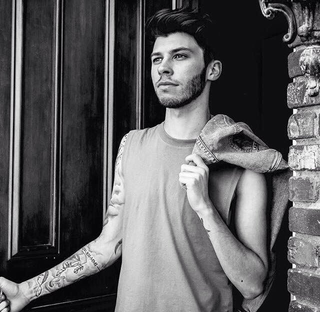 oacoffees's tweet photo. Happy Birthday Handsome! 🎂🎉🎁 We Love You ❤️😘 -The girls x https://t.co/eOAxGkEJj7