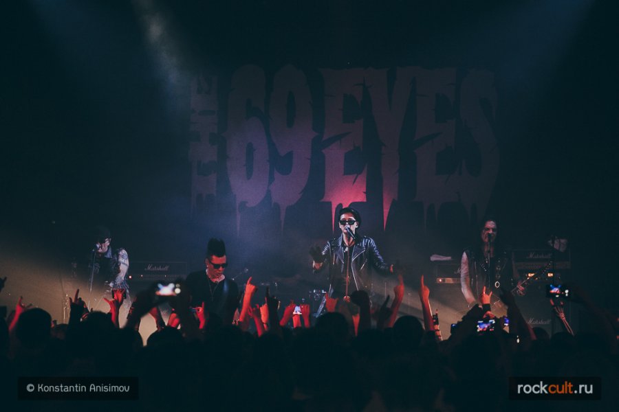 rockcult_ru's tweet photo. Take your photo from Saint-P, @69eyesofficial! Репортаж и фото из #OperaConcertClub: http://rockcul ... https://t.co/5iHeHx2QV8
