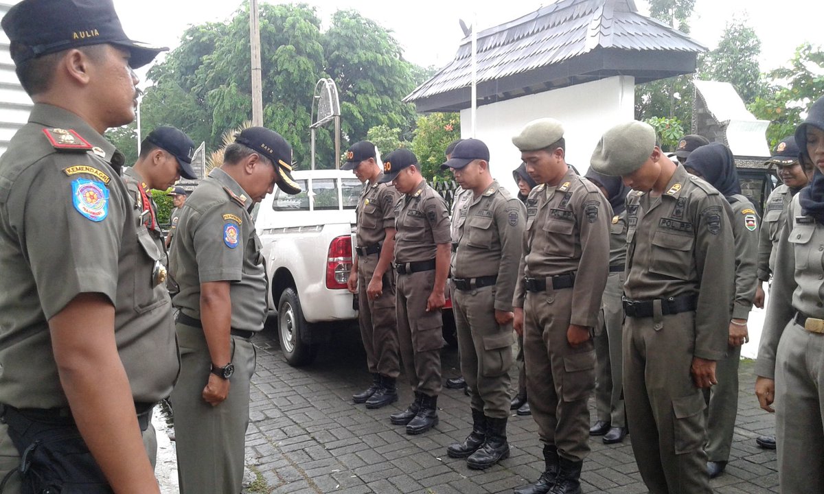 <a href="/DediMulyadi71/">Kang Dedi Mulyadi</a> <a href="/satpolPP_Pwk/">SatpolPP_Purwakarta</a> <a href="/saepuddin_09/">saepuddin</a> PAM Gebyar Pramuka Kuarda Jabar..
SEMANGAT wlo cuaca tdk bersahabat..