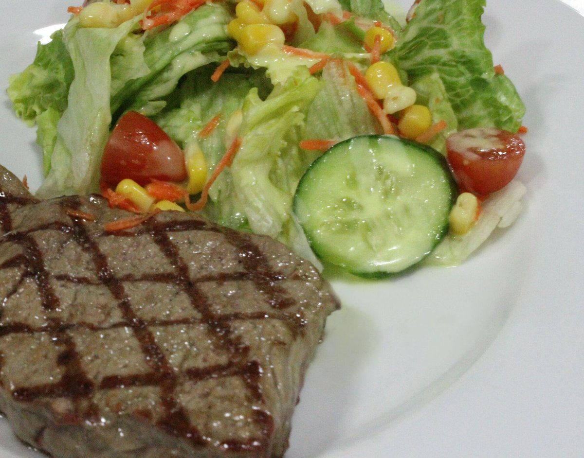 Foodstylelb's tweet photo. Hungry? Head down to #FoodStyleLB for a meal you'll never forget! https://t.co/XPAg56uccX