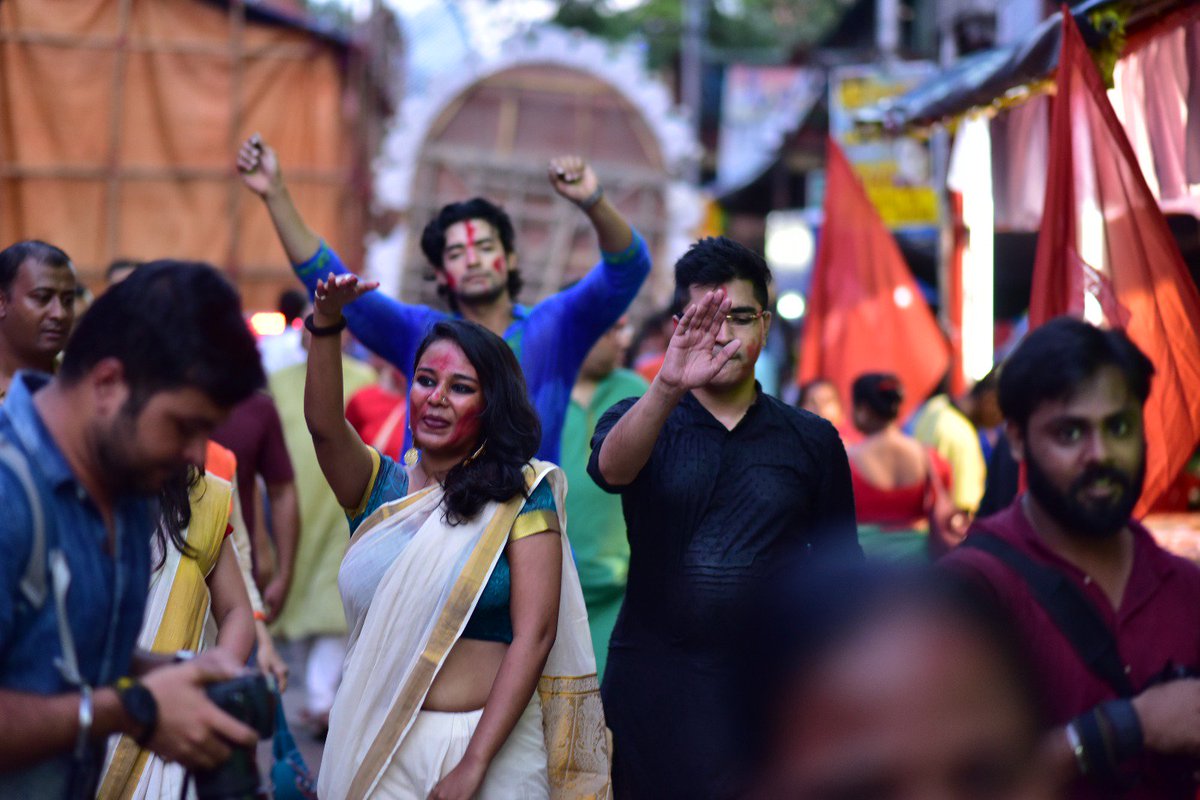 shubhowithu's tweet photo. Bisorjon dance!! #Bijaya #Dussehra #puja2016 https://t.co/8i00ctnnhn