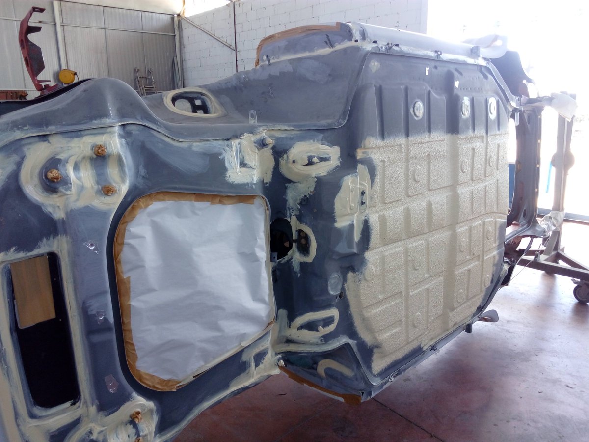 adc_classics's tweet photo. Spraying Sealer application on a Porsche 930 Turbo... @Porsche @PorscheSauce @Brookspeed @porsche_911_996 @_PorscheNews https://t.co/bOob2SL0Zy