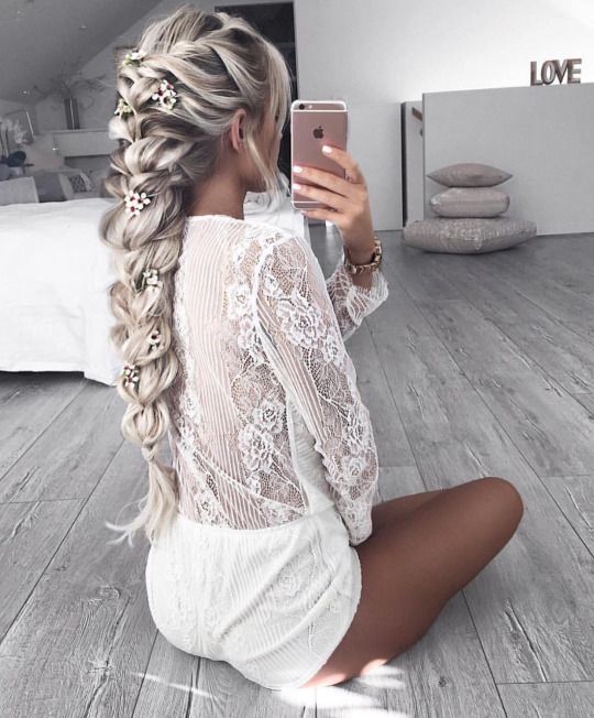 LO STILE CHE AMIAMO...
La semplicità.... <3
#treccia #lovehair #hair #hairlove #modidimoda #model #Moda #ModaNacional https://t.co/MWQvcjNnzW