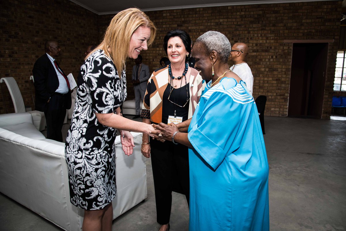 The President of #RFHD_ZA, Alicia Michael welcomes Queen Mother of Royal Bafokeng Nation for the launch of #RFHD_ZA 2016!!!
