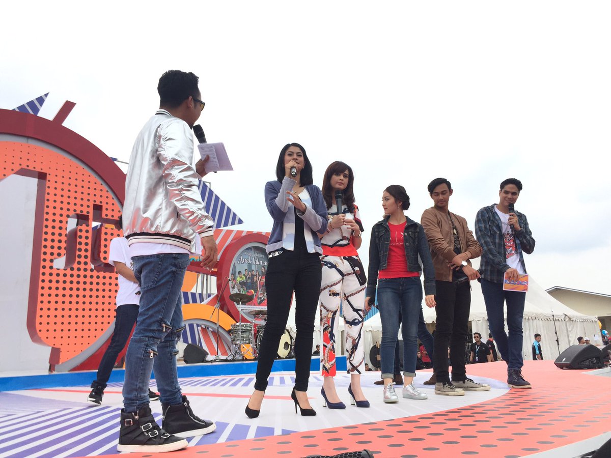 Menurut kalian, episode apa yang paling berkesan di 1 tahun sinetron Anak Jalanan? #HappyAJday