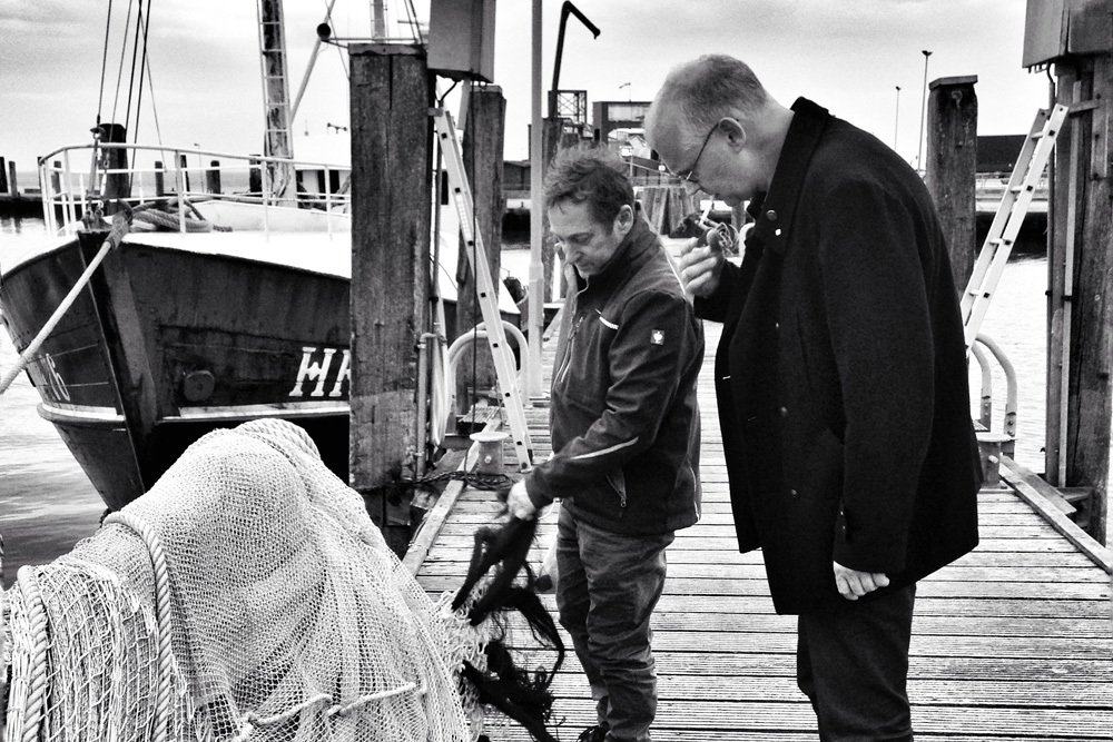 Nu ook online artikel over bezoek van <a href="/strietman/">Heiko Strietman</a> en @KJKiele op Duits waddeneiland Föhr namens #VisPluisVrij. visserijnieuws.nl/nieuws/vers-va…