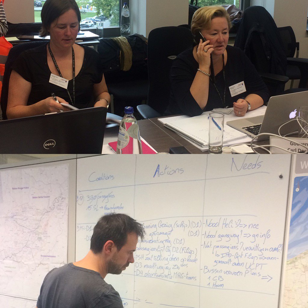 An_M_Twits's tweet photo. Fellow students #pgrm @CrisisWVL and @TomDewaele9000 at their best during exercise #MIRGEX https://t.co/fcYQMYDfQp