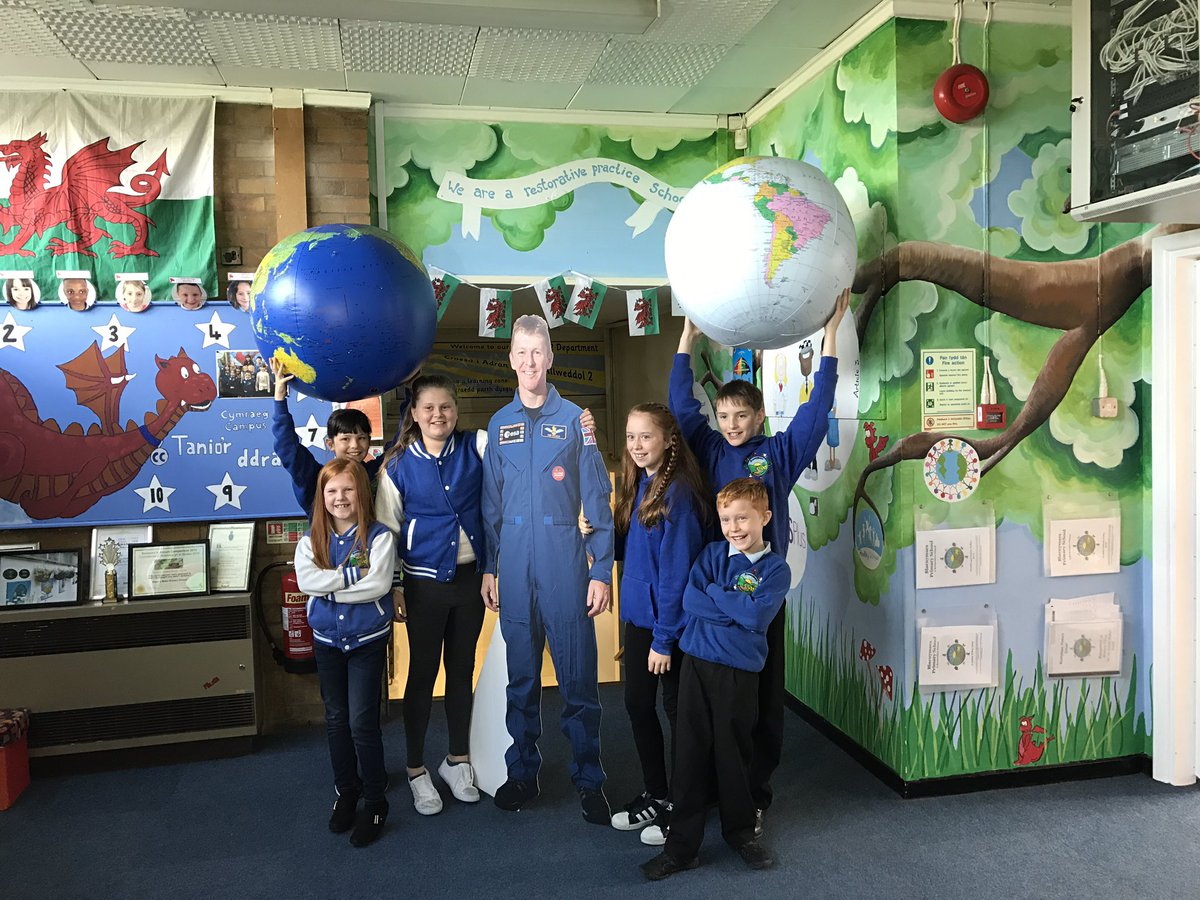 BYM_Primary's tweet photo. We are super excited to meet @astro_timpeake tomorrow after being the only school in Wales to be part of cosmic classroom in Feb! #HelloTim https://t.co/6EoFC8rE4R