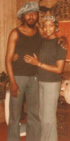 redandrobinfor1's tweet photo. Good Morning Twitter Nation!  Today is my sister's birthday may she rest in peace!  Happy Birthday Jackie!  I 💘 you and miss you so! https://t.co/LAN9VveIPB
