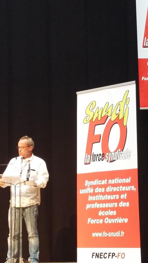 SNUDIFO92's tweet photo. P. Cousin du #SNUDIFO du #Cher, syndicat en pleine progression et dont c'est le 1er congrès . #BravoCamarades https://t.co/Zx96Kwk4Vk