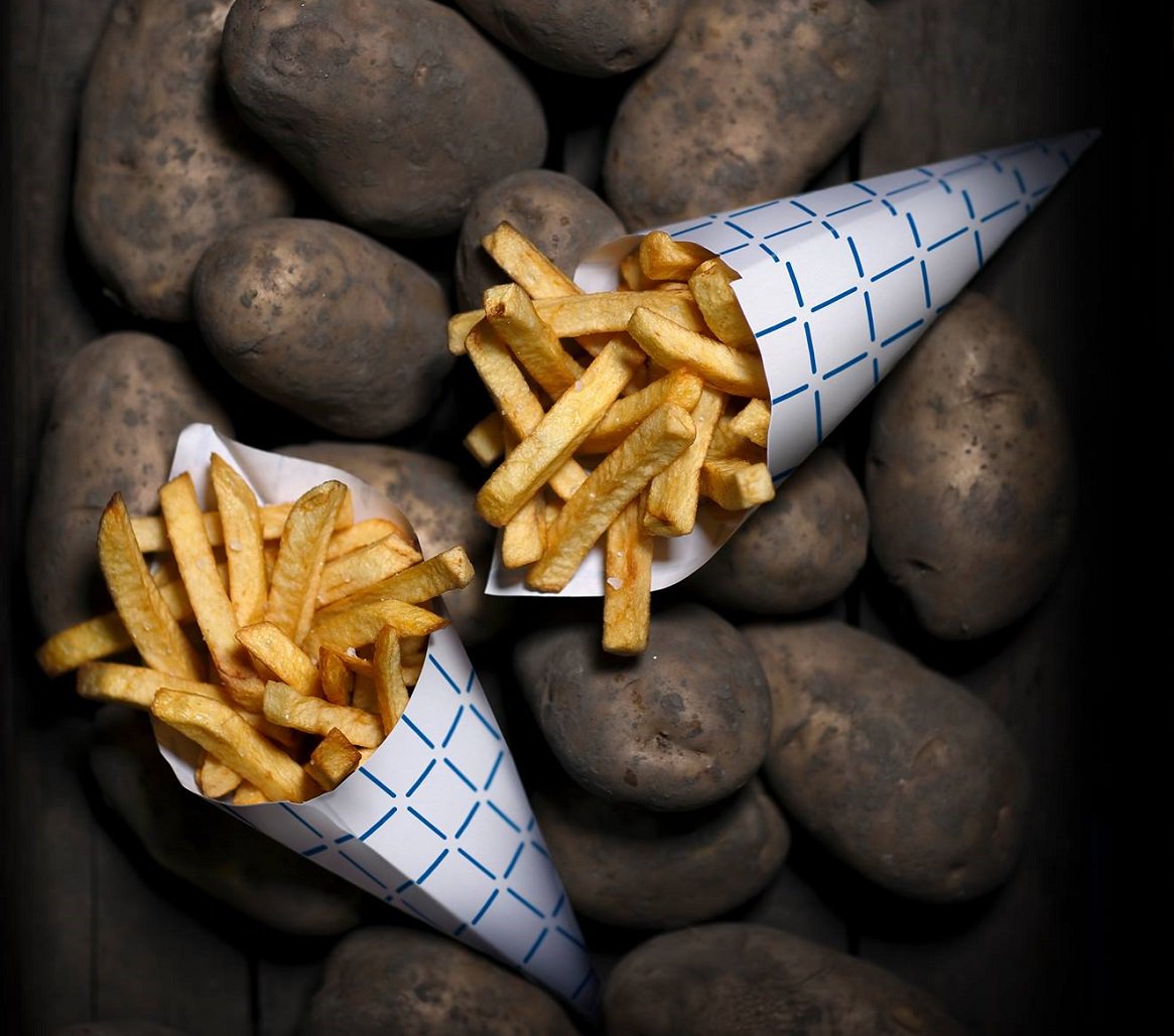 Waar komt de friet van @bramladage vandaan? Tijdens @WereldVD kun je het zien!  wereldvoedseldag.com/volgjefrietjes… #WFD2016