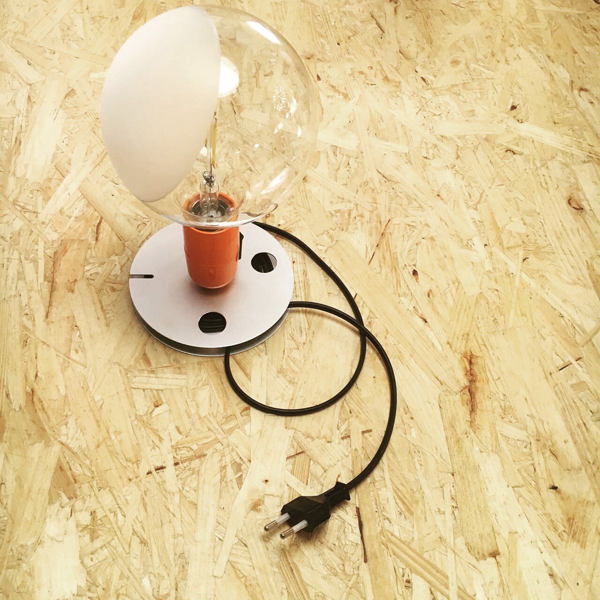 Flos_ELDC's tweet photo. Lampandina Achille Castiglioni https://t.co/7y2zHIIJ53