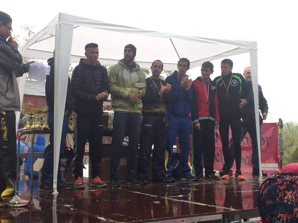 adsprint's tweet photo. Ilustres en el podio  del Cross del Pilar como @Cabello4v jovenes como David de Blas o nuestro presi @JaviSprint https://t.co/8RsBTlyQPz