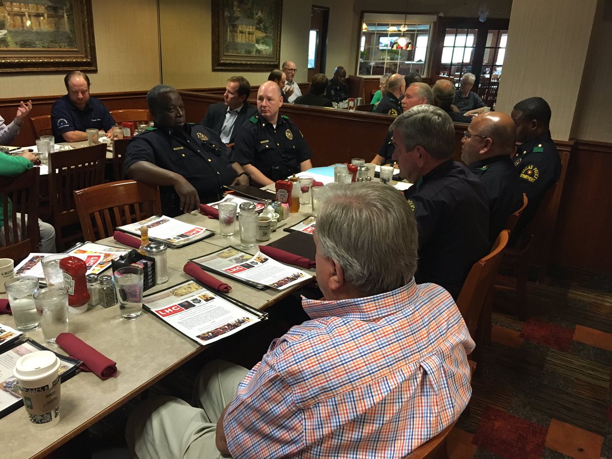 Thanks to <a href="/NENPODPD/">Dallas Northeast</a> Chief Acord for coming to discuss homeless issues in #D10 with our commissioner Bill Vandivort!