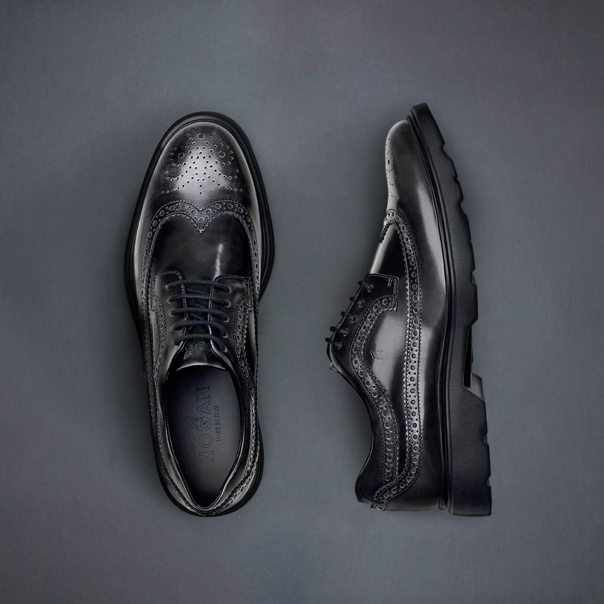 HoganBrand's tweet photo. The #HOGAN #FW1617 Route #H304 and leather jacket #HoganClub https://t.co/RhgTpKl5kf