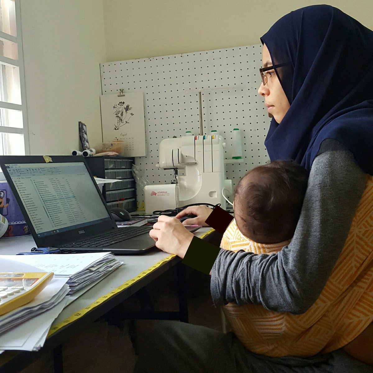 dzaltastic's tweet photo. A little tribute to last week's International Babywearing Week #ibw2016. Me in my element; work and wearing the baby so he'll sleep longer https://t.co/HoVUsV9gM2