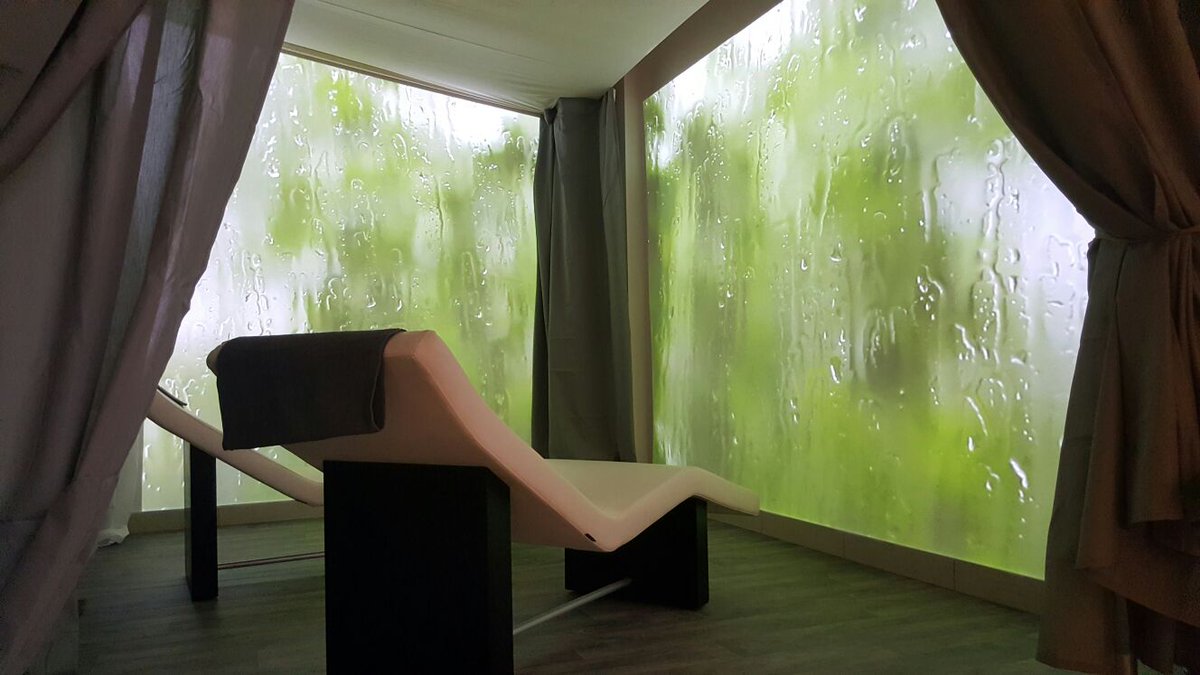 SensoImmersive's tweet photo. Live from #HSA2016 with our unique experience of #Immersive Spa! #SensoImmersive https://t.co/YJcwSJFDLG