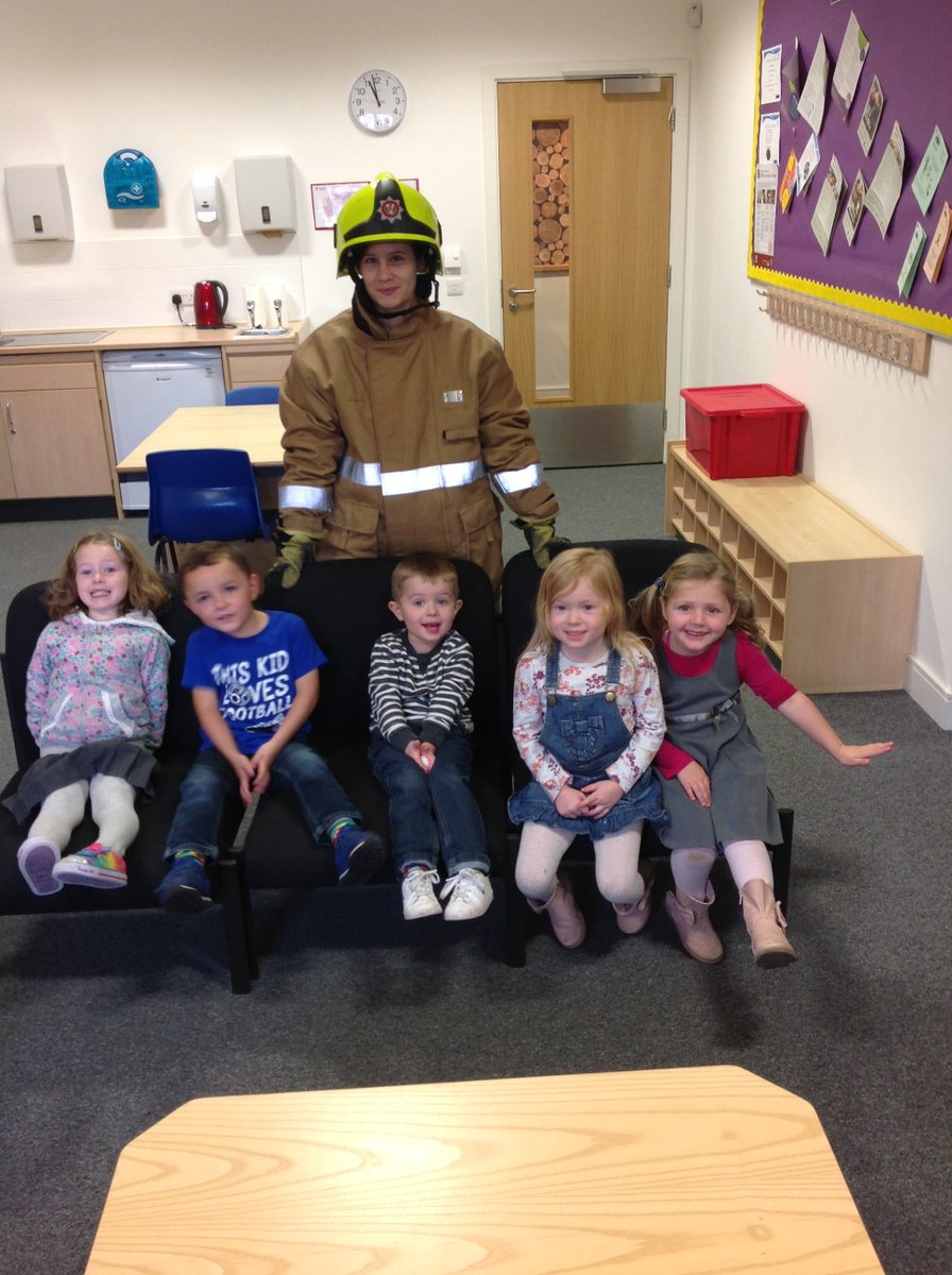 Cuiken_Primary's tweet photo. Nursery children enjoyed a visit from Fire Officer Ian Fleming today and Nursery staff dressed up #keepourselvessafe https://t.co/VktOBQ4cuL