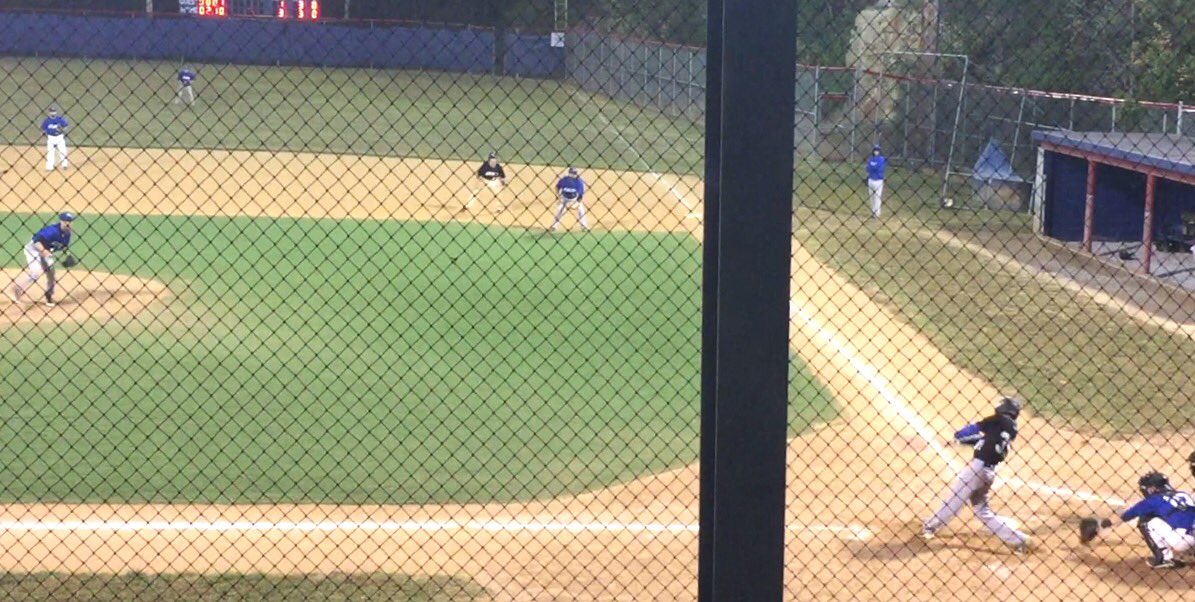 SenorDarby's tweet photo. Enjoyed @ALCBaseball Fall World Series - playing for pizza 😀🍕on Monday night #ALCBaseball #PerryFranklin gettin er done ...go #ALCEagles https://t.co/tkmlRdDNtc
