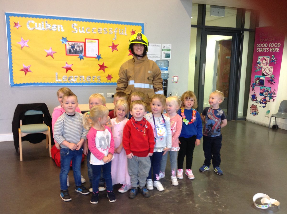 Cuiken_Primary's tweet photo. Nursery children enjoyed a visit from Fire Officer Ian Fleming today and Nursery staff dressed up #keepourselvessafe https://t.co/VktOBQ4cuL
