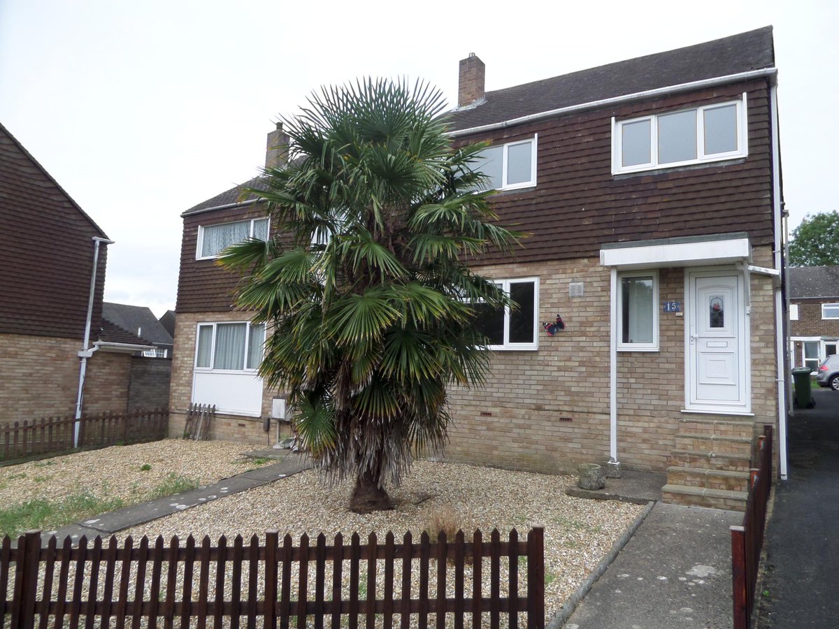 3 bed Semi, Newly refurbished #property £1,000pcm #Lowford <a href="/LeadersLimited/">Leaders</a> <a href="/SarisburyGreen/">KarenArkellSarisbury</a> @PropertyHants bit.ly/2dpxJAf