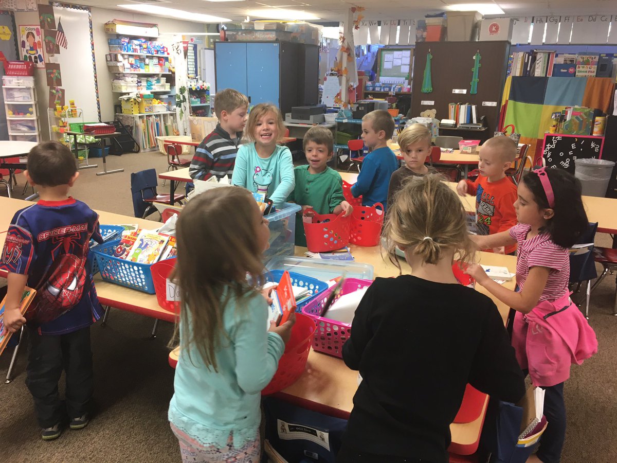 BellflowerCirK's tweet photo. Book shopping is so much fun📚#goodfitbook #onceacard https://t.co/yyHSny1f85