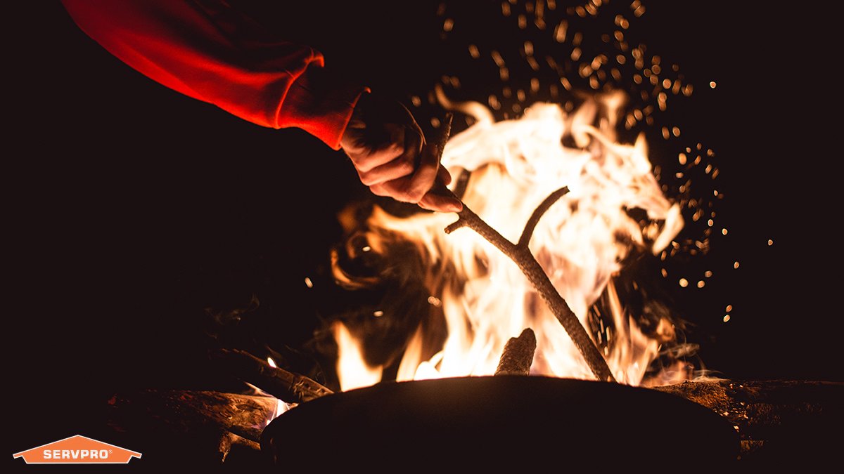 Warming up with a bonfire? Browse these safety tips to stay safe &amp; cozy. bit.ly/BonfireSafety