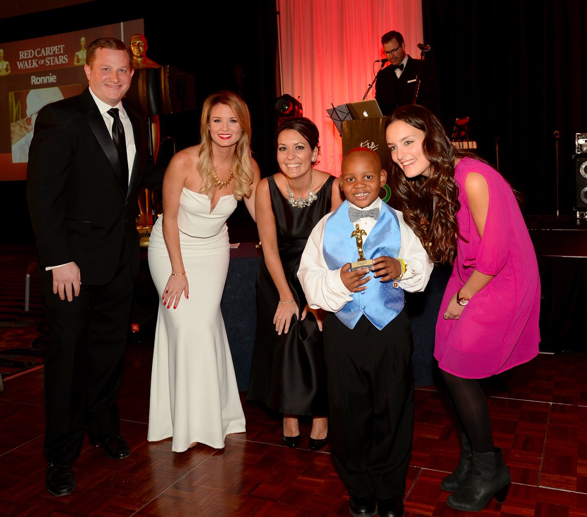 LittleSmilesPA's tweet photo. Thanks to our Friends @ChildrensPhila who will fill a table @ #StarsBall16! Join us!! #10YearsofSmiles https://t.co/dN591SoneJ https://t.co/P5Dq35cQgn