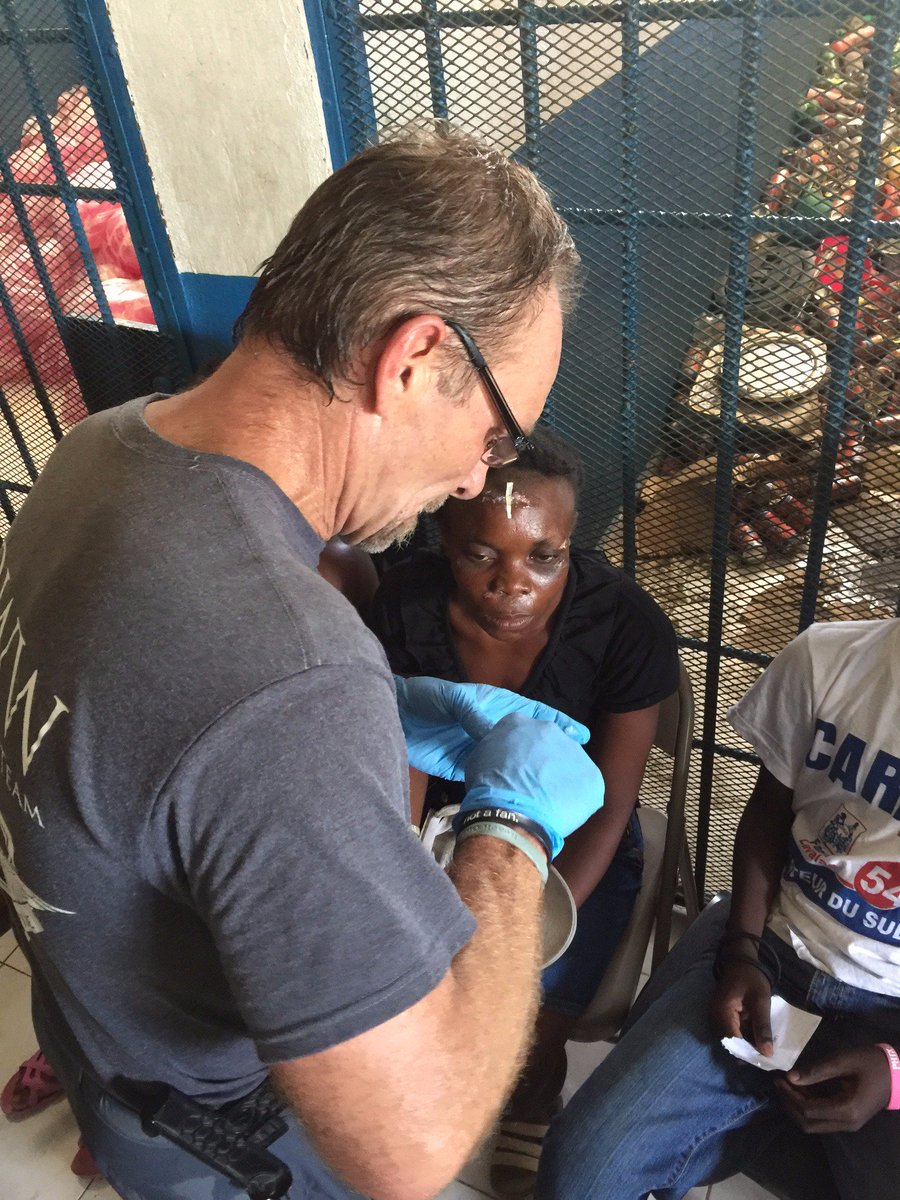 ReachOutWW's tweet photo. Thanks to your donations, ROWW's medical team is continuing to #dogood in #Haiti. To keep spreading goodwill, visit https://t.co/GXJf7ffLiU https://t.co/13moMqBT9J