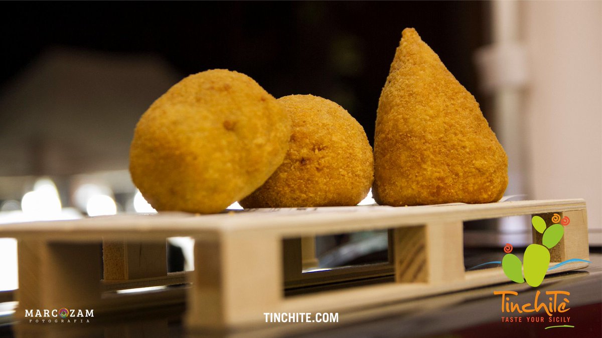 Si dice arancino o arancina? #sicily #food #sicilianfood #TinchiteSlowStreetFood  #foodtruck #streetfood #Udine