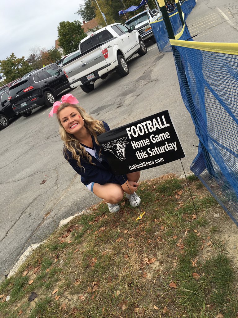 _sammisunshine's tweet photo. Not just any home game.. it's #HOMECOMING #BlackBearNation 💙🏈 https://t.co/2rVxBIxjz3