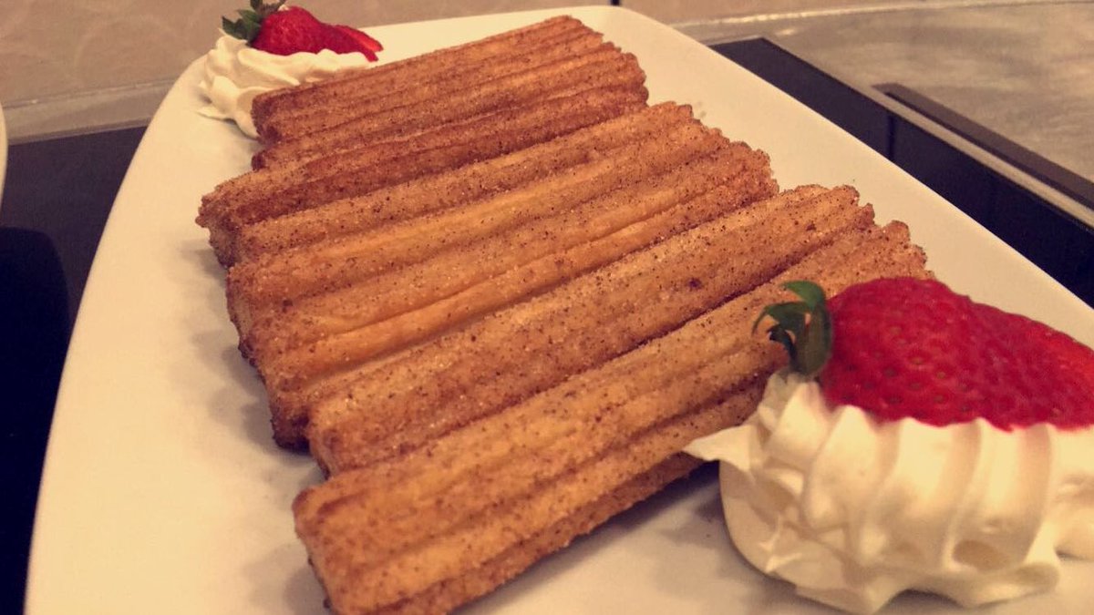 Churros and Cupcakes - let's see if our event in house goes straight to these based solely off of presentation! #Events #RVA #RichmondRocks https://t.co/ZVsbVned41