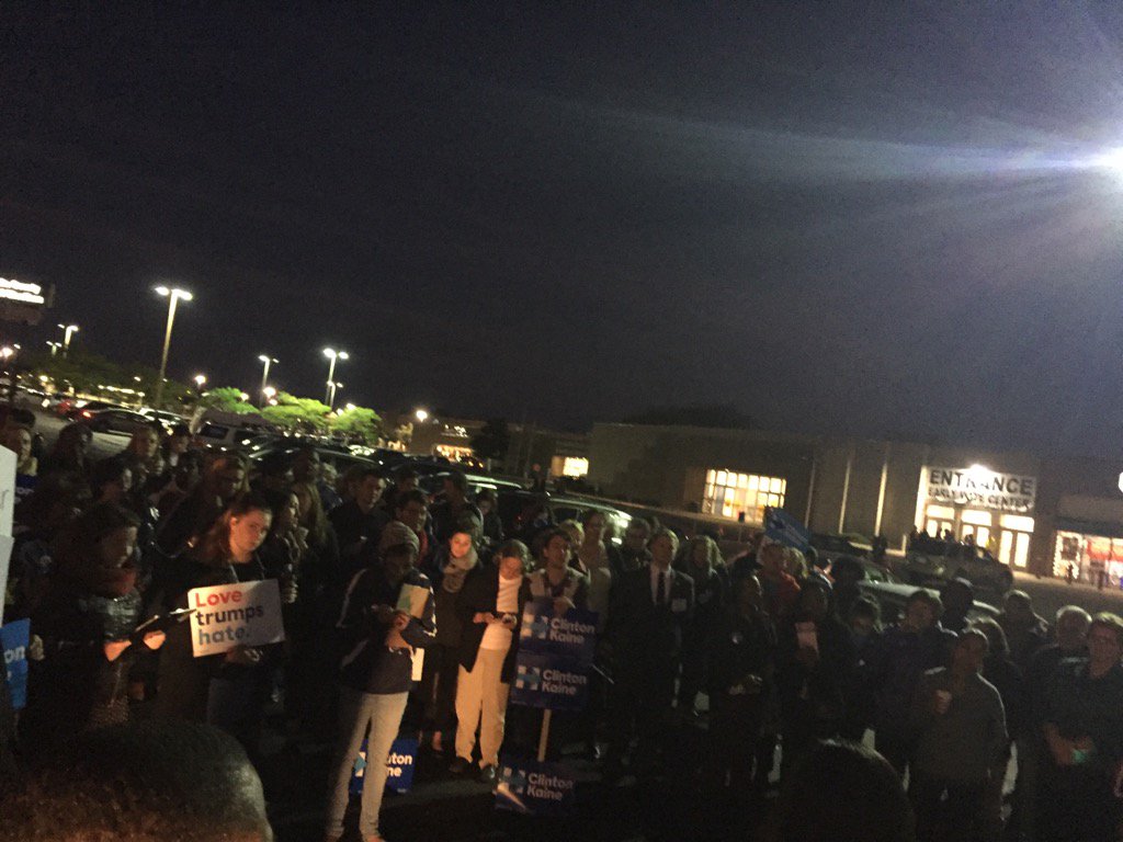 d_lockett's tweet photo. Thanks To Everyone Who Came Out To Vote Early For @HillaryClinton Here In Franklin County Ohio #OHHillYes https://t.co/D5NsuZlwKi
