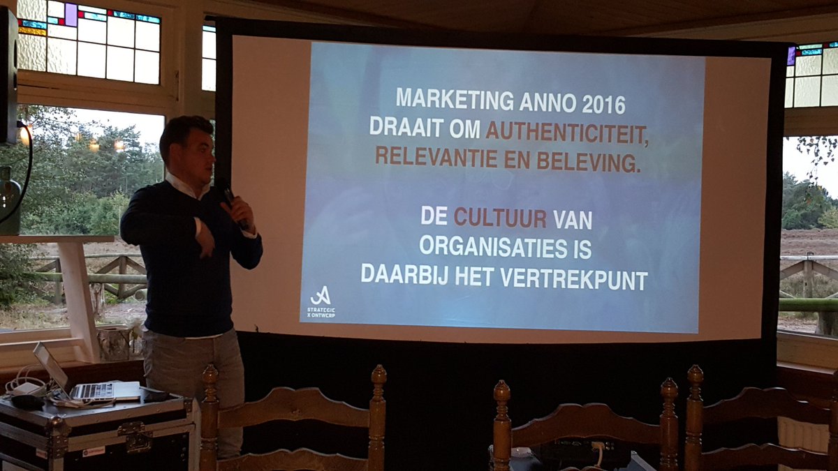 Stof tot nadenken.....hoe zet je LinkedIn in voor je bedrijf....<a href="/jasperfransen/">Jasper Fransen</a> van JA! laat ons zien hoe je de wereld bereikt